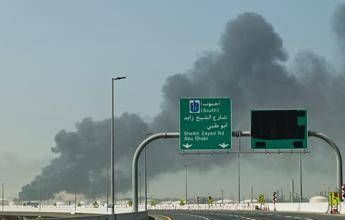 Iran, nuove esplosioni a Dubai: colonne di fumo sul porto