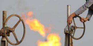 Iran, petrolio arriva a 105 dollari al barile: prezzo record da luglio 2022