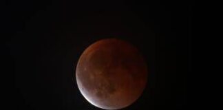 Luna di sangue, oggi l’eclissi totale: cos’è e quando vederla