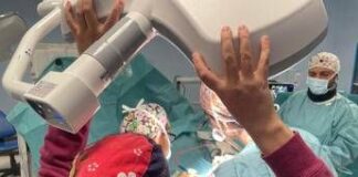 Medicina, intervento neurochirurgico da sveglio con ipnosi, rimossa lesione cervello