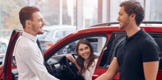 Nell’era digitale il concessionario auto resta decisivo