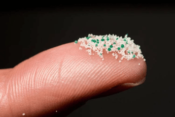 Non solo smog, cuore a rischio anche per rumore, microplastiche, caldo e luci