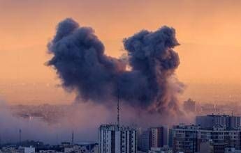 Nuova ondata di attacchi contro l’Iran. Israele: “Operazione durerà almeno un’altra settimana o due”