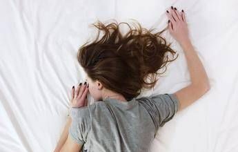 Più stanchi a primavera? La scienza indaga sulla ‘spring fatigue’, esiste o no?