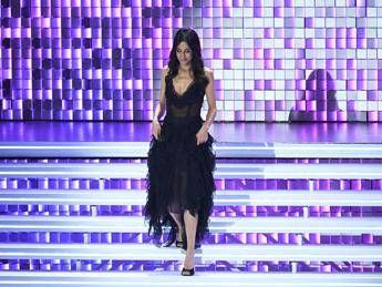 Sanremo, Cardinaletti: “Mio ruolo ‘bivalente’ causa guerra, felice di non essere caduta dalle scale”