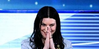 Sanremo, Pausini a Conti: “Ora per me sei un uomo importante come Baudo”
