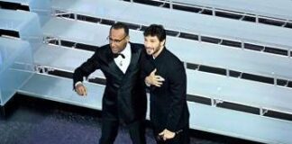 Sanremo, ad Rai: “Passaggio testimone a De Martino in diretta atto generosità di Conti”