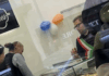 Commercio a Vicenza, negozi che chiudono in centro e nuove attività nel quadrilatero: domande e inquietudini dei cittadini Il sindaco Possamai nella pasticceria di Viale Milano, uno dei nuovi negozi del quadrilatero