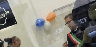 Commercio a Vicenza, negozi che chiudono in centro e nuove attività nel quadrilatero: domande e inquietudini dei cittadini Il sindaco Possamai nella pasticceria di Viale Milano, uno dei nuovi negozi del quadrilatero