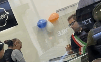 Commercio a Vicenza, negozi che chiudono in centro e nuove attività nel quadrilatero: domande e inquietudini dei cittadini Il sindaco Possamai nella pasticceria di Viale Milano, uno dei nuovi negozi del quadrilatero