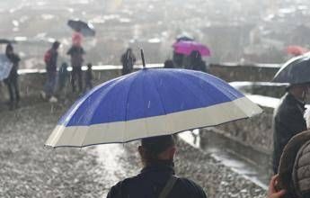 Stop al bel tempo, tornano gli acquazzoni nel Centro-Sud: le previsioni meteo