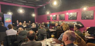 Referendum sulla giustizia, dibattito ad Arzignano: Maltauro (sì) e Ghiotto (no), ha moderato Coviello con organizzazione di Sterle Enoteca Palladio ad Arzignano: dibattito sul referendum sulla giustizia (da sinistra Jacopo Maltauro, Giovanni Coviello e Benedetta Ghiotto