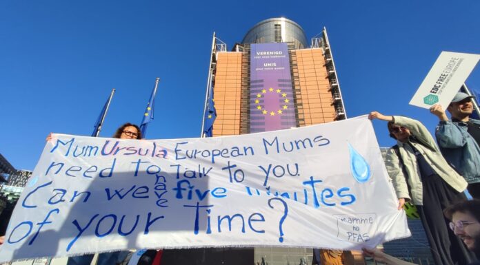 Mamme No Pfas a Bruxelles, alla Von der Leyen: “Sei madre anche tu”. Ma niente incontro mamme no pfas ursula