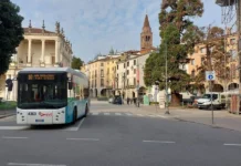 Palazzo del Territorio Vicenza, dopo il pericolo crollo edificio messo in sicurezza. Riaprono i negozi. Disco verde alla viabilità
