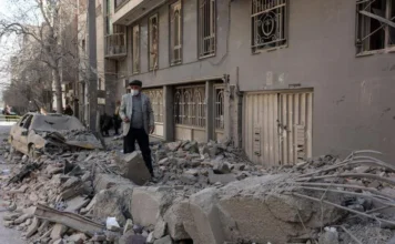 Iran, apocalisse a Teheran: il nuovo attacco di Usa e Israele