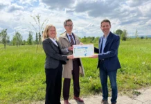 Nuovi alberi per Parco della Pace a Vicenza: cerimonia all’aperto per la donazione Alberi Parco della Pace vicenza targa