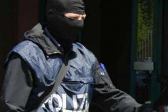 Arezzo, 15enne indagato per propaganda d’odio e istigazione a delinquere