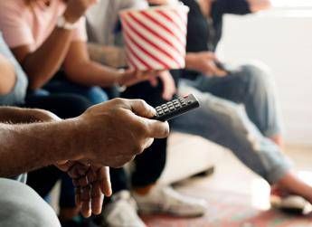 Ascolti tv, ‘Uno Sbirro in Appennino’ su Rai1 vince con 23,7%