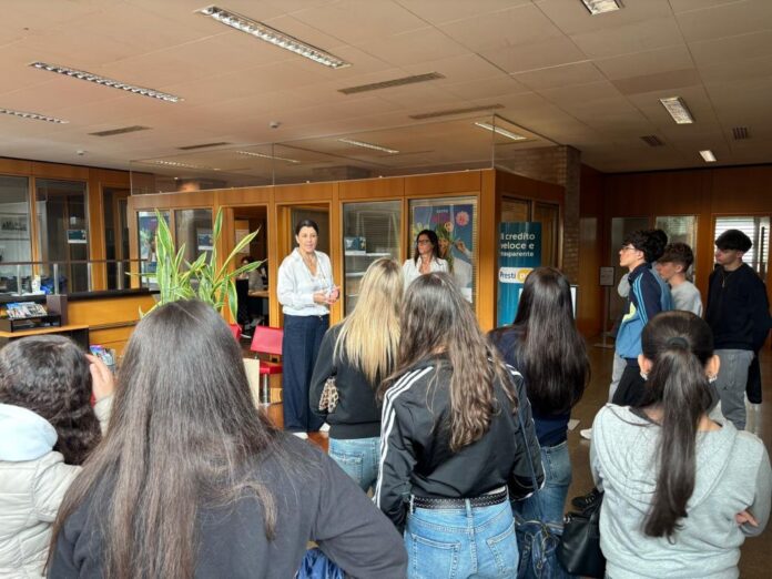 Bvr Banca veneto Centrale La Banca incontra la Scuola Istituto Ceccato Thiene nella sede di schio bvr banca vento centrale