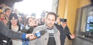 Caso Garlasco, difesa Sempio: “Suo piede incompatibile con impronte killer, no confessione in soliloqui”