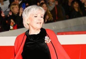 Caterina Caselli compie 80 anni: il Casco d’Oro tra voce, talento e intuizione