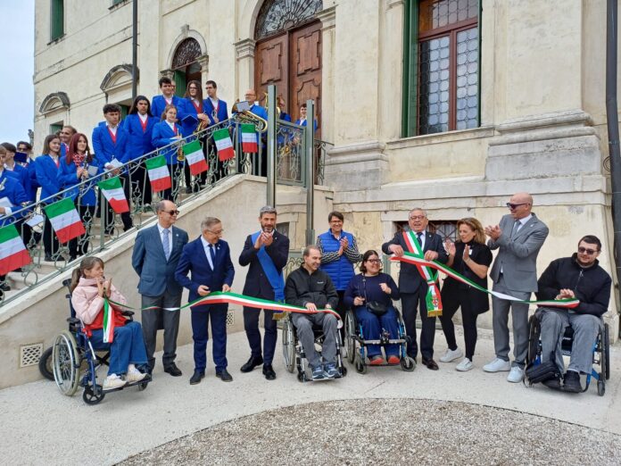 Cordellina montacarichi nastro tagliato Villa Cordellina Lombardi