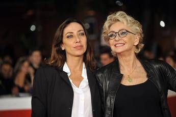 Enrica Bonaccorti, l’omaggio a Verissimo: in studio la figlia Verdiana