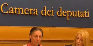 Famiglia nel bosco, la mamma: “I miei figli stanno subendo una crudeltà estrema”