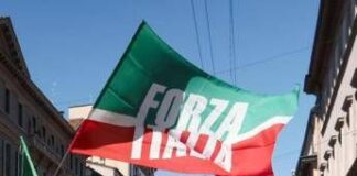 Forza Italia, spunta documento azzurri in Campania: “Partito deteriorato, commissariamento o comitato reggenza”