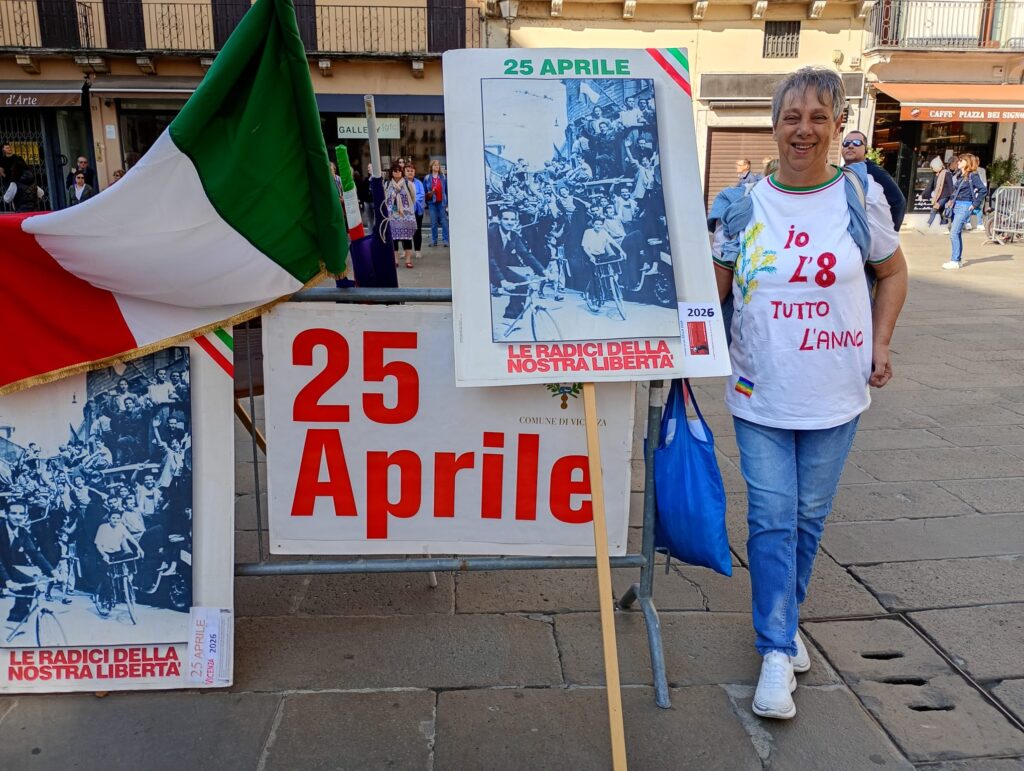 Io L'8 TUTTO L'ANNO: maglietta creativa autoprodotta dalla signora Sandra