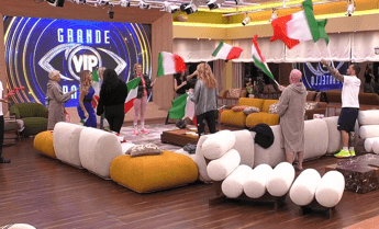 Italia fuori dai Mondiali, il cast del Grande Fratello Vip reagisce live