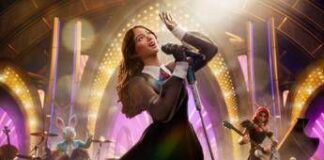 Laufey debutta su Fortnite Festival, si gioca col microfono