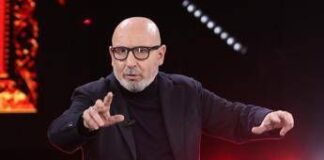 Maurizio Battista denunciato dall’ex impresario per stalking e diffamazione