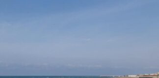 Ostia e la rivoluzione del mare libero, il Times racconta la “ribellione” contro gli stabilimenti