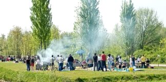 Parco della Pace a Vicenza, la prima Pasquetta in un luogo simbolico. Giovanni “Battista” Rolando: “nessuna causa è persa” Area picnic al Parco della Pace a Vicenza nel giorno di Pasquetta 2026 (foto Giovanni Battista Rolando)