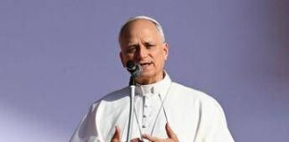 Papa: “Democrazia resti sana o diventa tirannia, potere in mano di pochi una minaccia”