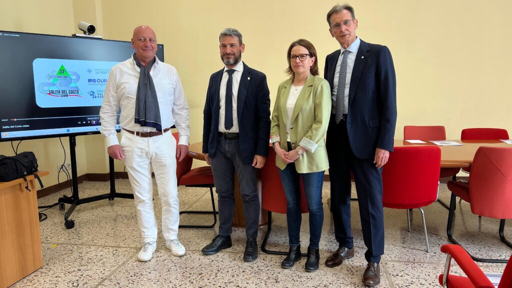 Salita del Costo (Cogollo Vicenza), la presentazione con (da sx) Piergildo Capovilla, sindaco Cogollo, Andrea Nardin, presidente Provincia, Federica D'Antoni, assessore sport Caltrano, Luigi Battistolli, presidente ACI Vicenza