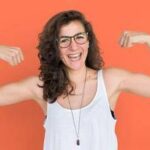Salute, donne più competenti degli uomini nel gestirla: usano meglio il fai da te e l’Intelligenza artificiale
