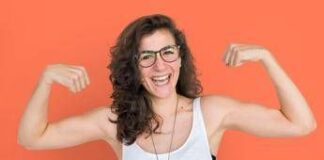 Salute, donne più competenti degli uomini nel gestirla: usano meglio il fai da te e l’Intelligenza artificiale