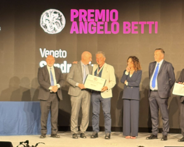 VinItaly, Premio Betti a Sandro Gini VinItaly, Premio Betti a Sandro Gini