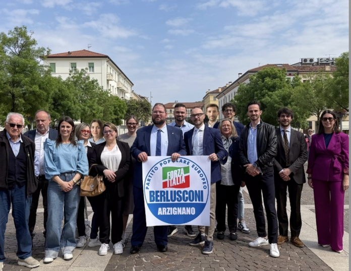 Elezioni Arzignano, Forza Italia presenta la lista per Riccardo Masiero Elezioni Arzignano, Forza Italia presenta la lista per Riccardo Masiero