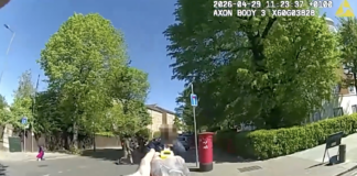 Due ebrei accoltellati a Londra, il momento in cui l’aggressore viene fermato