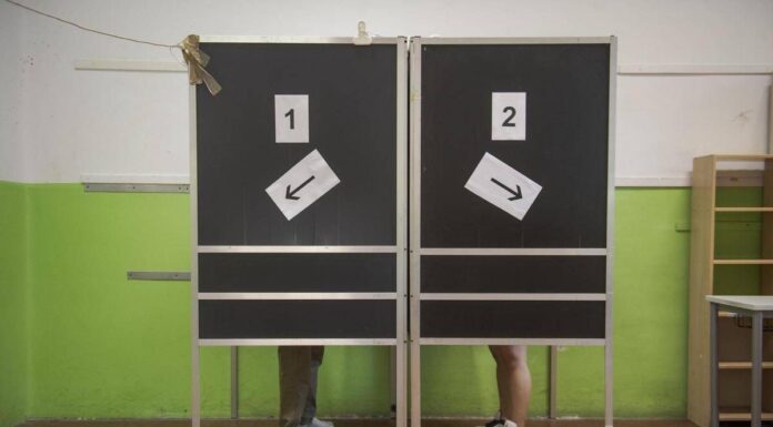 Sondaggio politico: Fratelli d’Italia e Pd in calo, crescono M5S e Vannacci