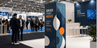Totem pubblicitari: come aumentare visibilità e guidare il pubblico negli spazi commerciali ed eventi Visibilità con totem pubblicitari
