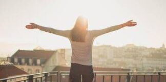 Vitamina D, non basta prenderla: c’è anche un orario giusto per migliorare il sonno, come ottimizzare i benefici