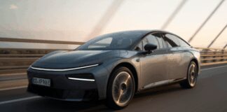 XPENG porta in Europa la P7+, fastback elettrica “definita dall’IA”