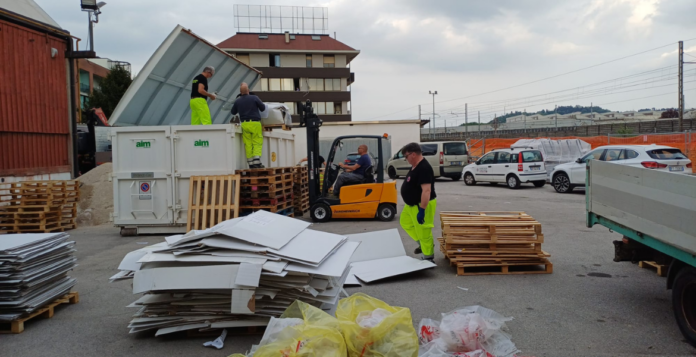 bancali di mascherine anti Covid smaltite dalla protezione civile di Vicenza vicenza mascherine covid