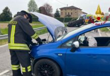Grumolo delle Abbadesse, auto si ribalta dopo incidente: ferite due persone. Intervento dei vigili del fuoco incidente grumolo delle abbadesse