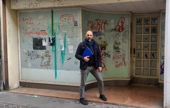 schio decoro urbano cioni vetrina sfitta schio decoro urbano cioni vetrina negozio sfitto decoro urbano
