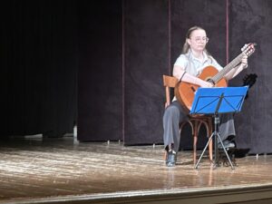 Anche la chitarra trova spazio al liceo Corradini